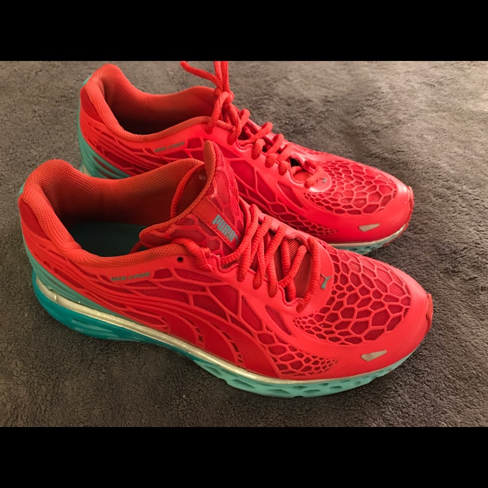 Puma running shoes. $293 original Elite woman!